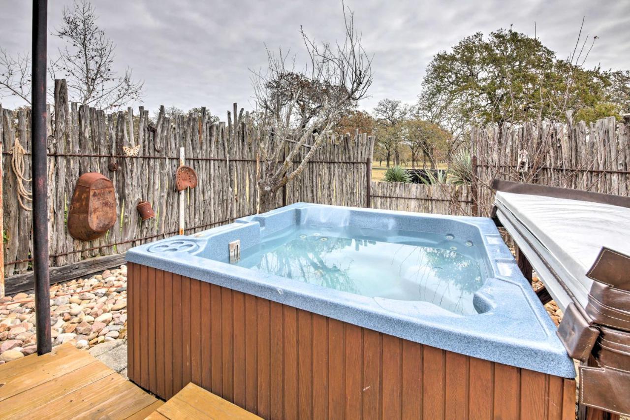 Villa Ark Bunkhouse Fredericksburg Hideaway With Hot Tub Exterior foto
